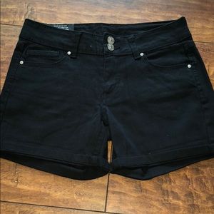 Delias black shorts